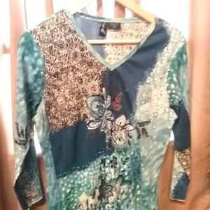 🌷$7 *with bundle *Yoshi floral print bead embellished long sleeve t-shirt